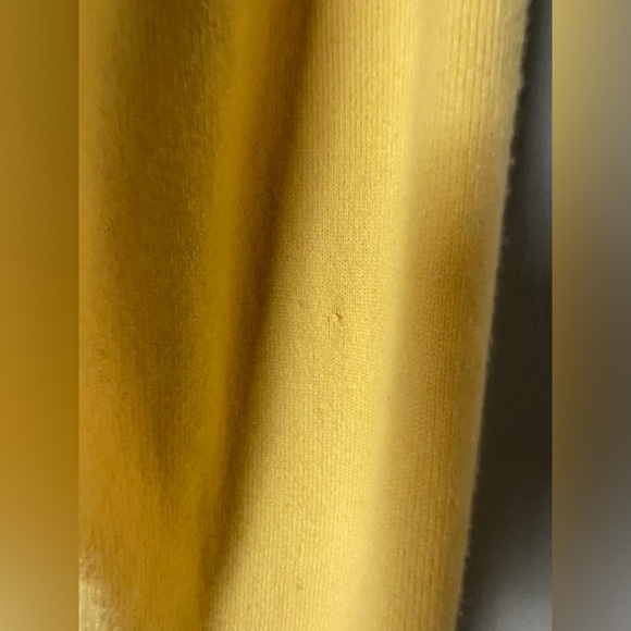 Lands’ End Yellow V-neck Cashmere Sweater M - Picture 9 of 12
